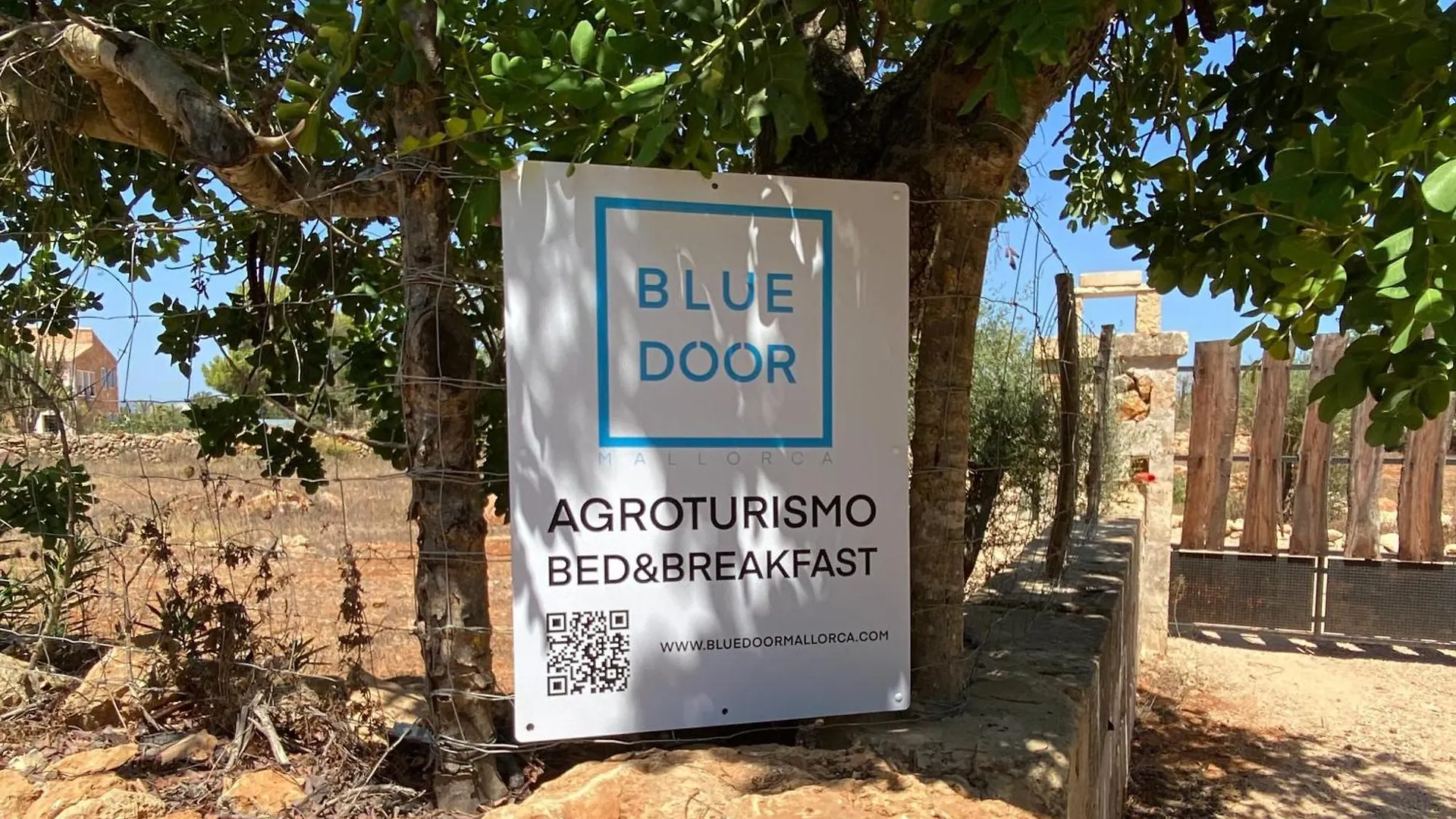 ファームステイ Blue Door Mallorca カス・コンコス・デス・カヴァリェル スペイン