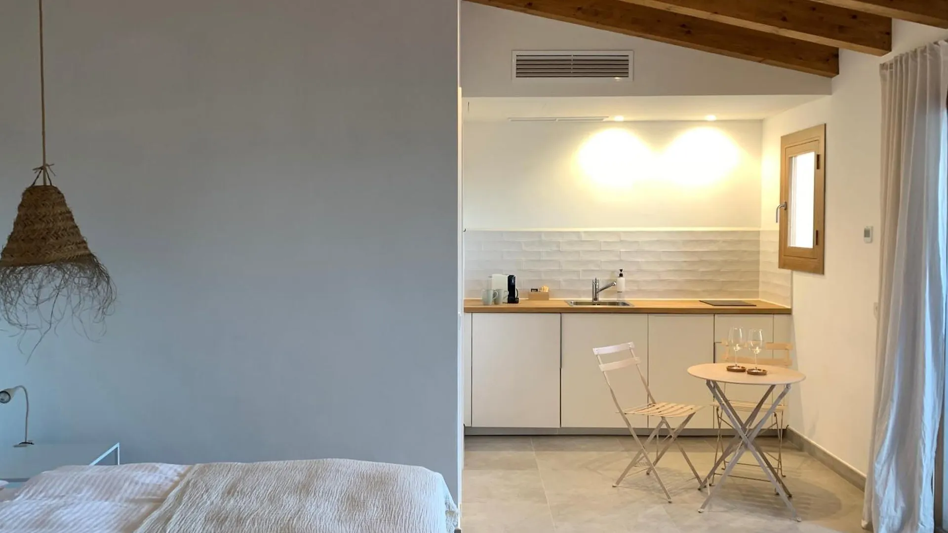 ファームステイ Blue Door Mallorca カス・コンコス・デス・カヴァリェル
